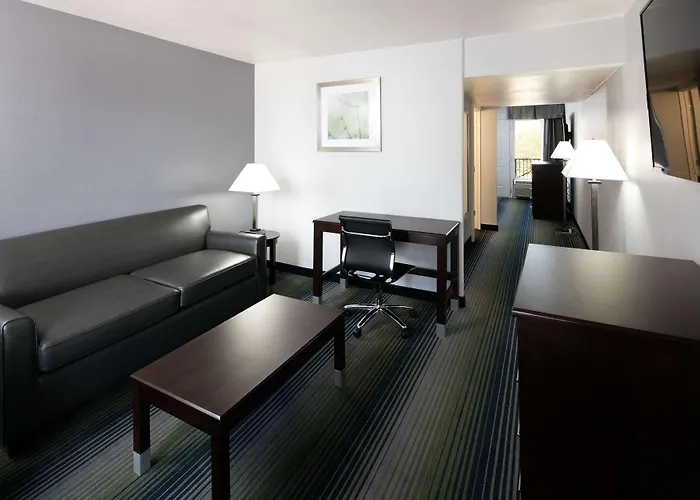 Hotel Red Lion & Downtown 2*