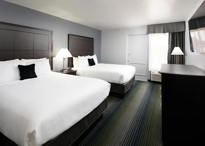 Red Lion & Downtown Hotel