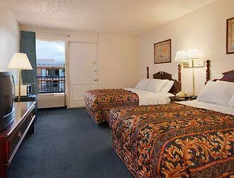 Hotel Red Lion & Downtown 2*
